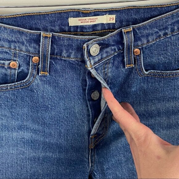Levis Wedgie Straight Jeans Blue Revolve Size 29 x 26 Button Fly High Rise Denim - Picture 3 of 13